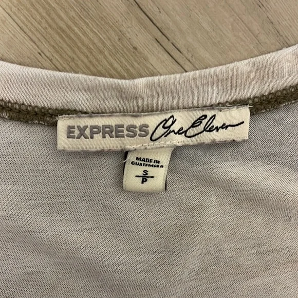 Camo V-neck Express Tank - Picture 5 of 5